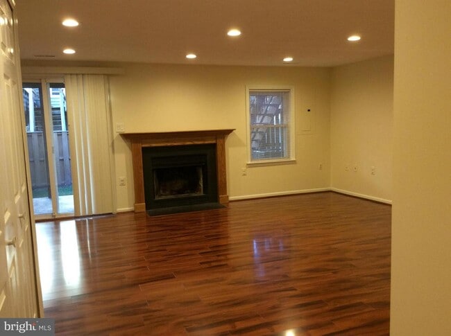 Building Photo - 14540 Eddy Ct