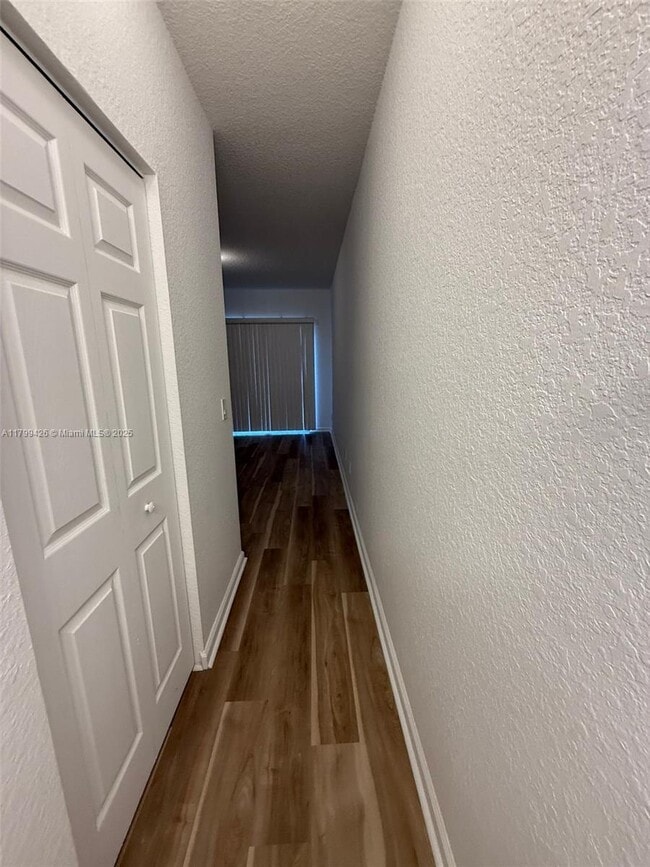 Building Photo - 1410 S Santa Catalina Cir