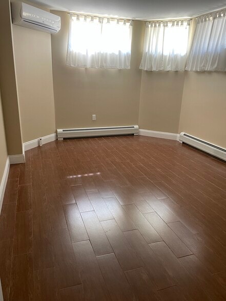 Master Bedroom - 69 Parkwood Ave