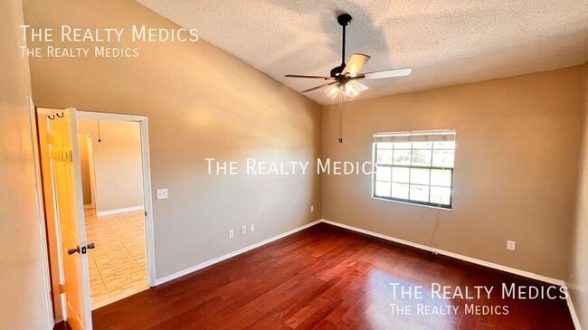 Building Photo - 6421 Undine Way