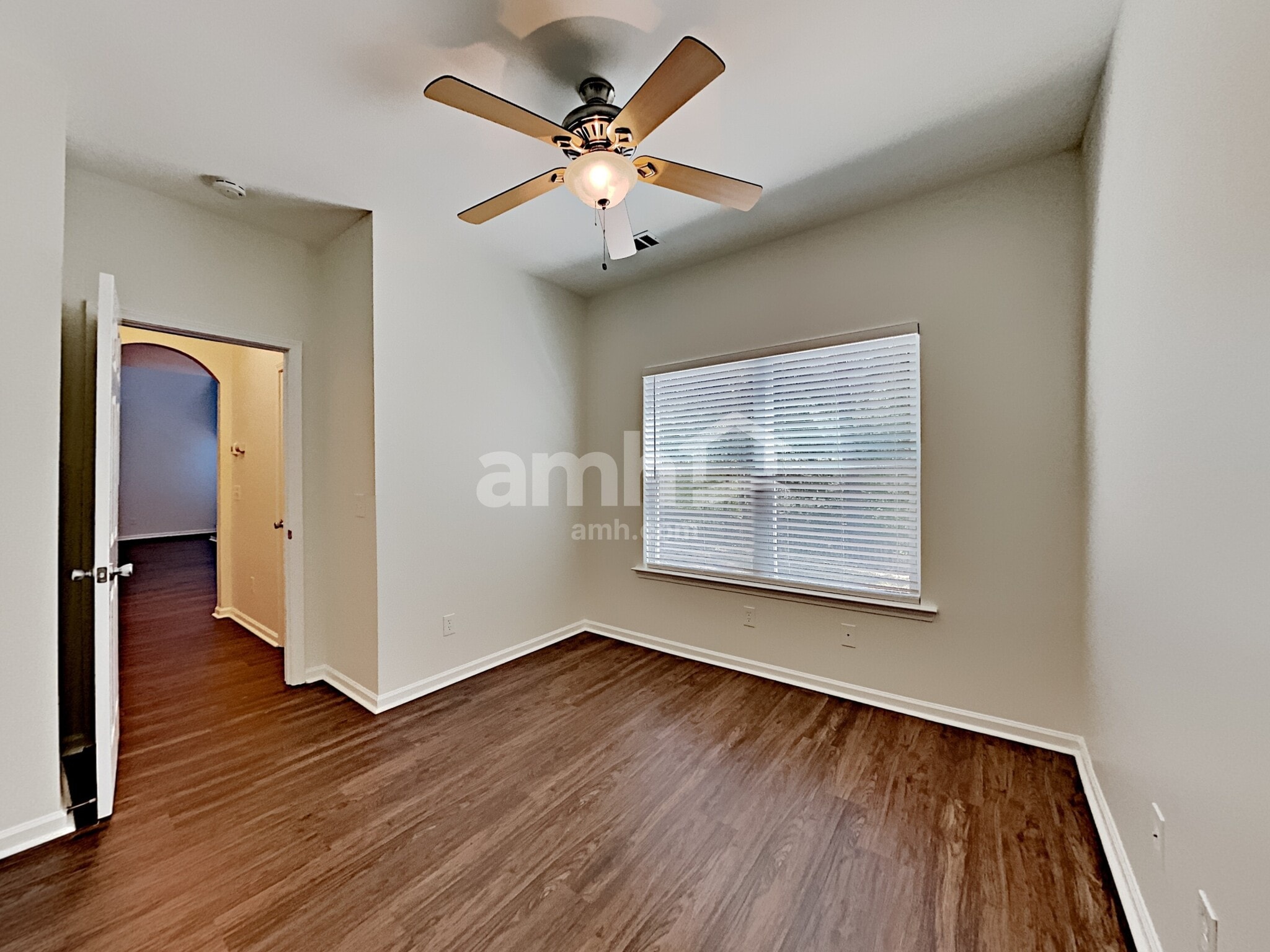 Building Photo - 488 Lincolnwood Ln