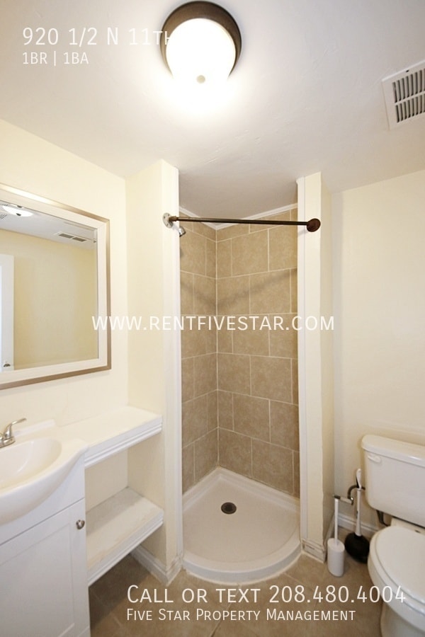 Building Photo - 920 1/2 N 11th Ave-