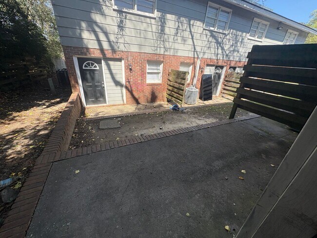 Building Photo - 131 Wall St