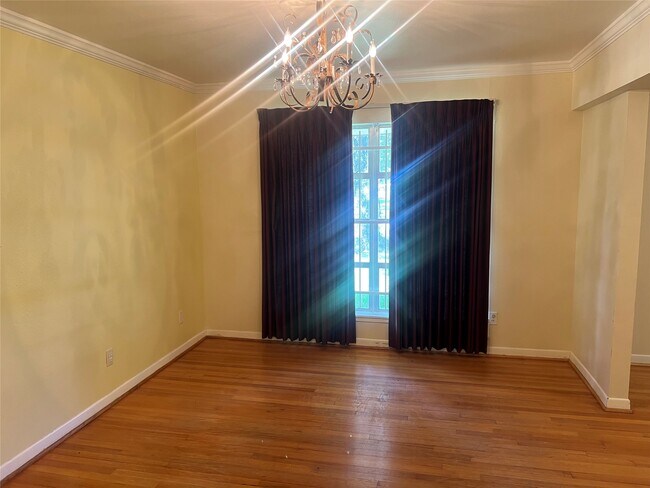 Building Photo - 3715 Latma Dr