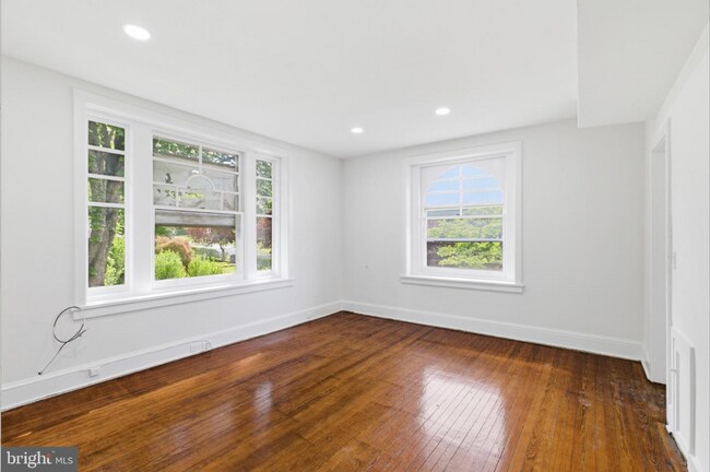 Building Photo - 5939 Drexel Rd