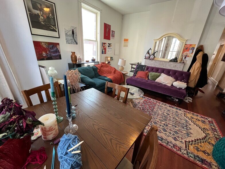 Building Photo - 1548 Tremont St