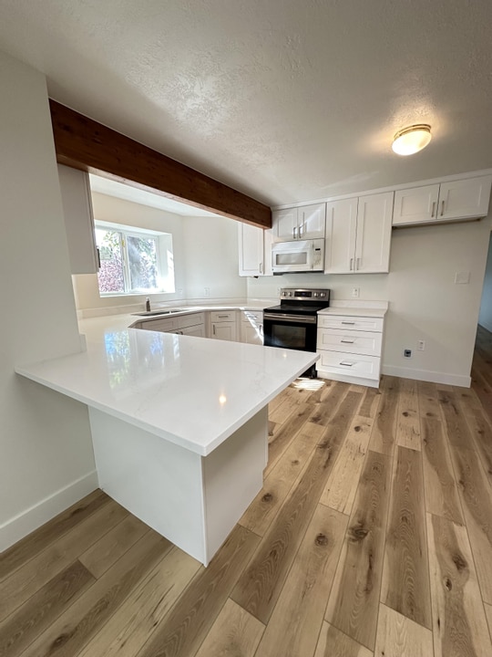 Building Photo - 10218 Snow Iris Way