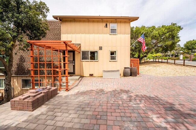 Building Photo - 10720 El Camino Nuevo