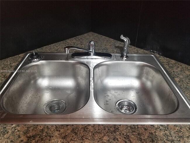 Building Photo - 1085 NW 133rd St