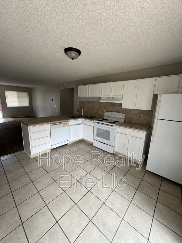 Building Photo - 1169 Mazatlan Cir