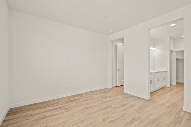 Building Photo - New Home in Gated Indian Palms Country Club