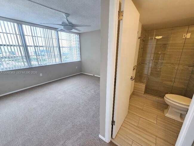 Building Photo - 18081 Biscayne Blvd