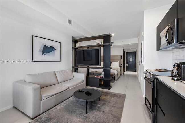 Building Photo - 398 NE 5th St