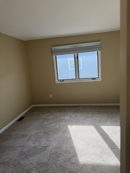 Building Photo - 1330 S Monaco Street Pky