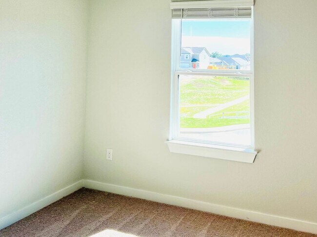 Building Photo - 14607 Emerio Dr