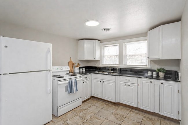 Building Photo - 3836 Upton Ave