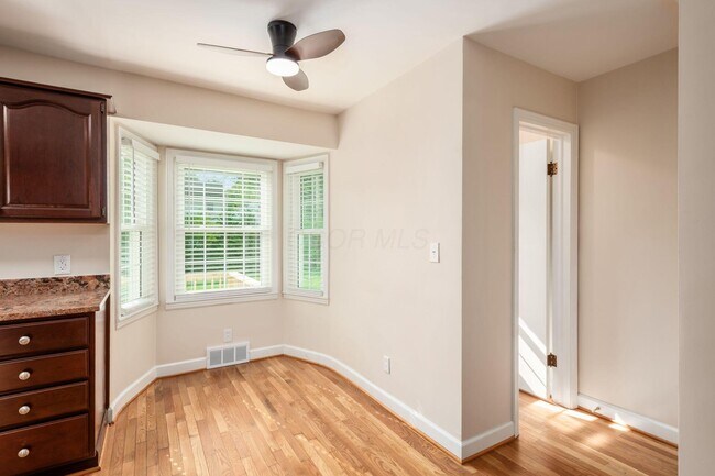 Building Photo - 2559 Welsford Rd