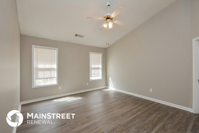 Building Photo - 645 Pebble Blvd