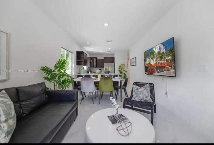 Building Photo - 1987 NW 49th St