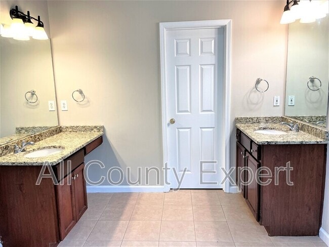 Building Photo - 3045 Spring Field Ct