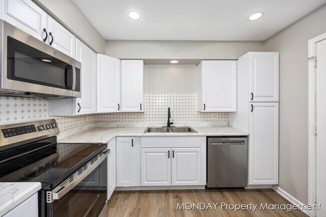 Building Photo - 945-947 Lancashire Ct - 947