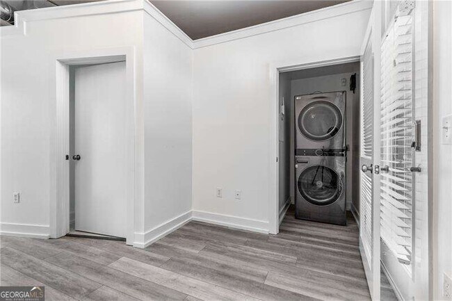 Building Photo - 791 Wylie St SE