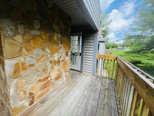 Building Photo - 1316 Henry Ln