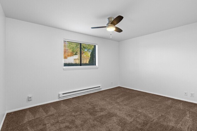 Building Photo - Furnished, Large Luxurious home complete with Washer and Dryer! Large Patio area.