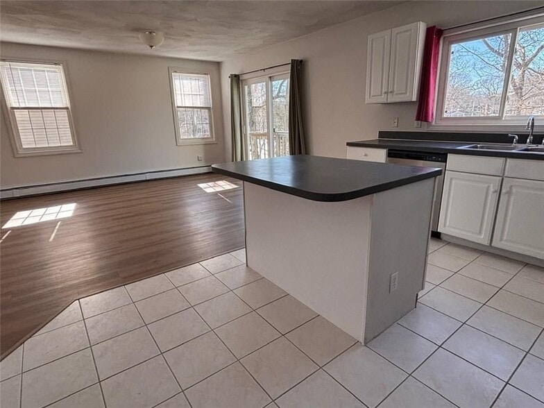 Building Photo - 100 Clinton Dr