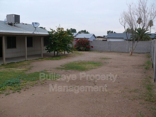 Building Photo - 9623 N 70th Dr