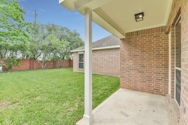 Building Photo - 9623 Wakefield Village Dr