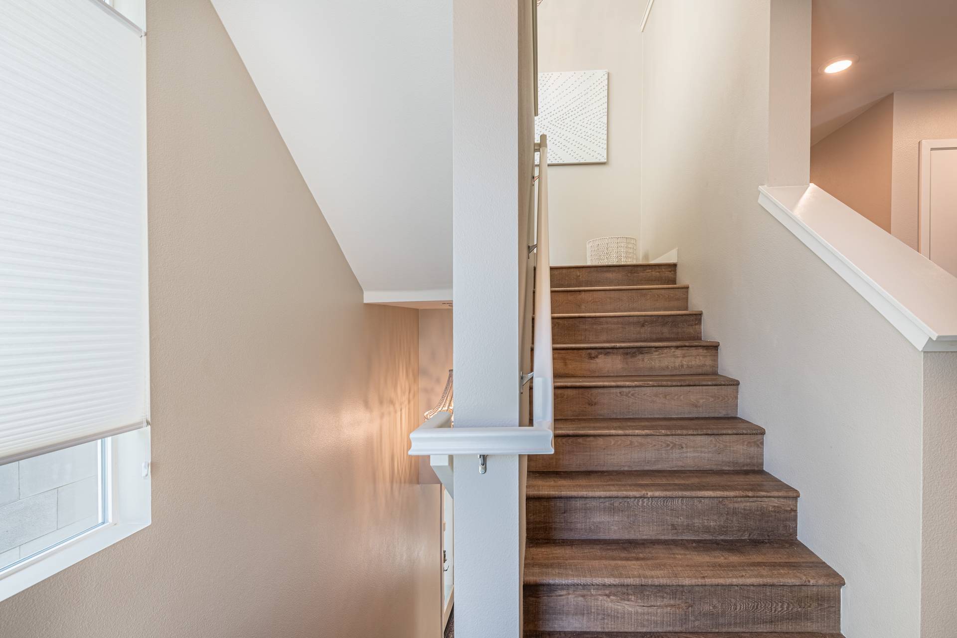 Building Photo - 2148 Doheny Way