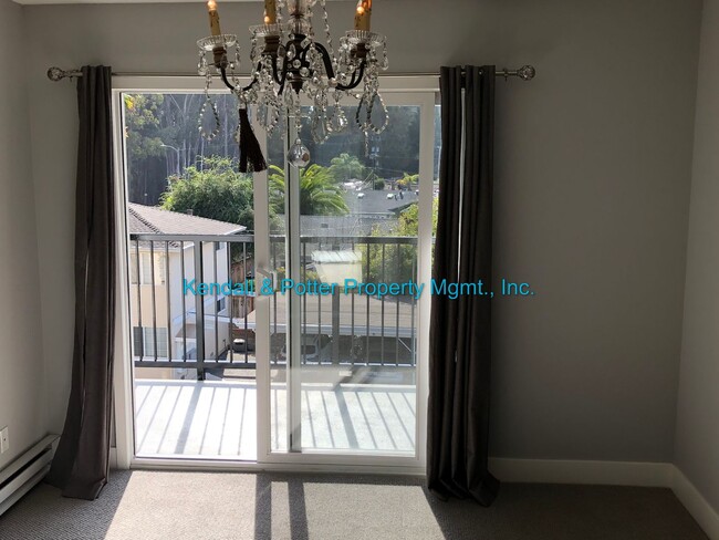 Building Photo - Impeccable 2BR, 1BA Capitola Condo with Oc...