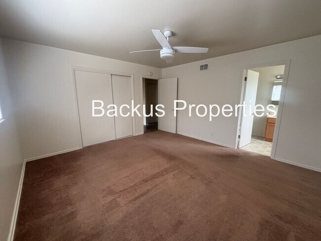 Building Photo - Great one level three bedroom home in South Salinas