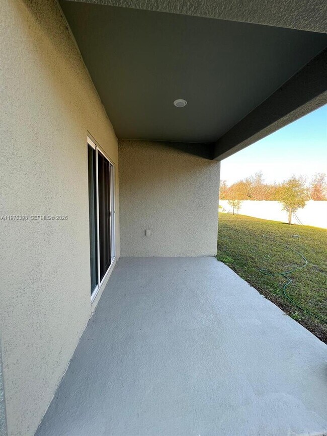 Building Photo - 2710 Trinidad Rd