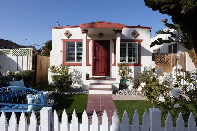 Building Photo - 4916 Long Branch Ave