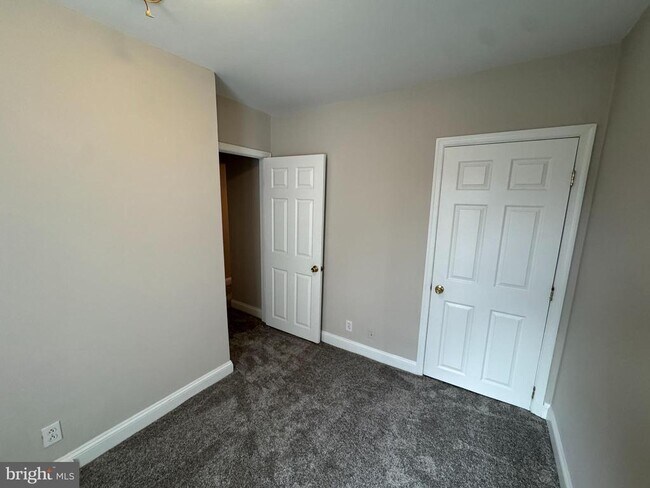 Building Photo - 4728 Umbria St