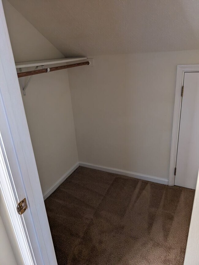 Building Photo - Spacious Home in Longhill Gate