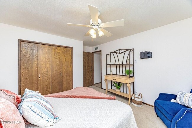 Building Photo - 3713 Mission Dr S