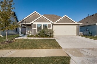 Building Photo - 11220 W Pond Dr