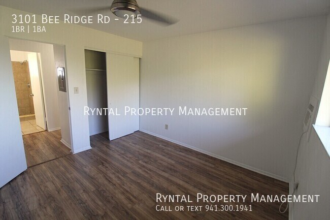 Building Photo - 3101 Bee Ridge Rd