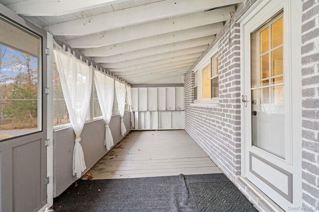 Building Photo - 7 Red Top Rd