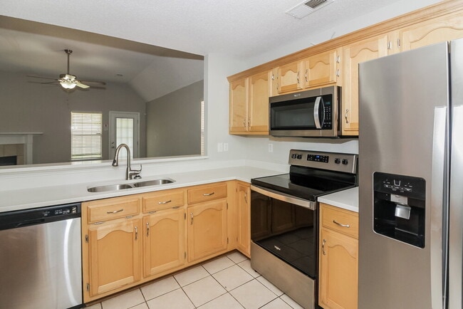 Building Photo - 8471 Cross Point Dr