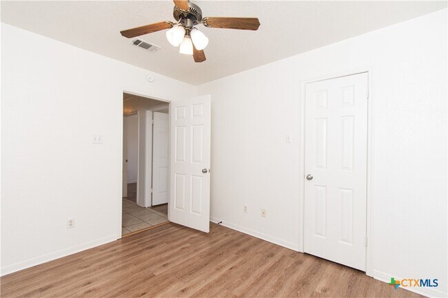 Building Photo - 5009 James Loop