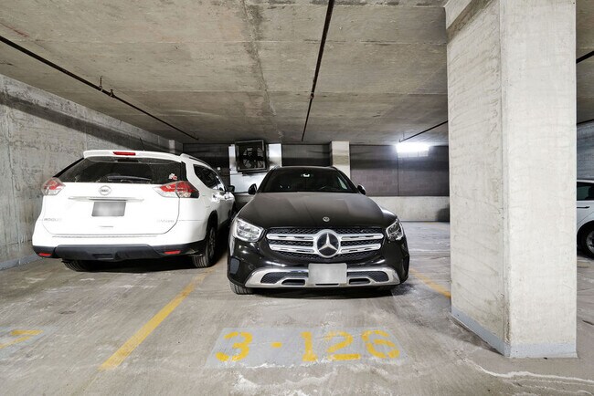 Building Photo - 910 W Huron St