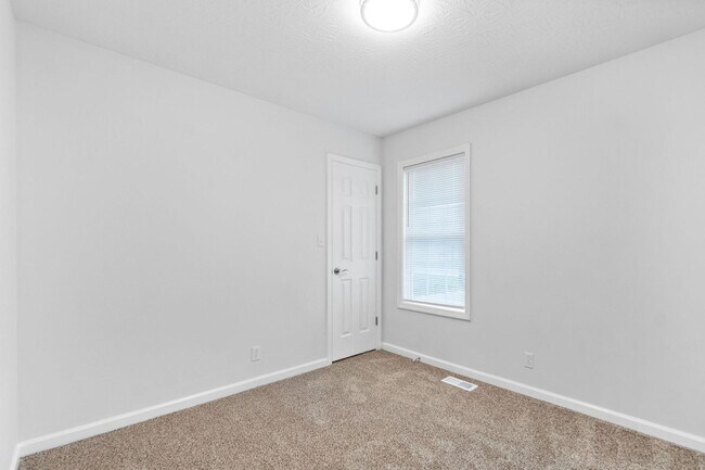Building Photo - 941 Crabapple Ln