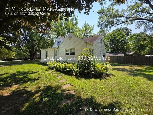 Building Photo - 2164 Penguin Dr