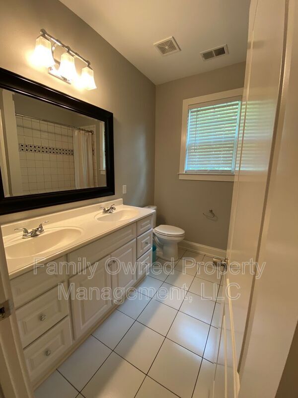 Building Photo - 202 Ibis Dr