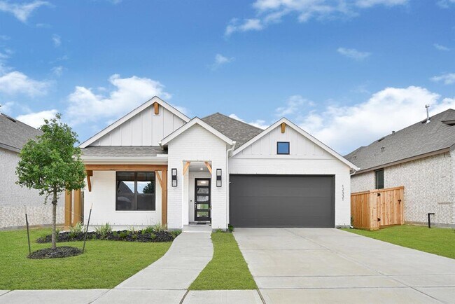 Primary Photo - 12331 Palmetto Dr