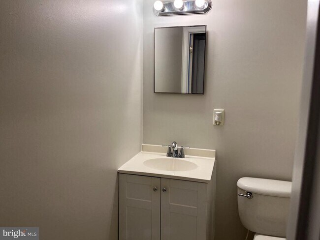 Building Photo - 10503 Greta Lynn Ct